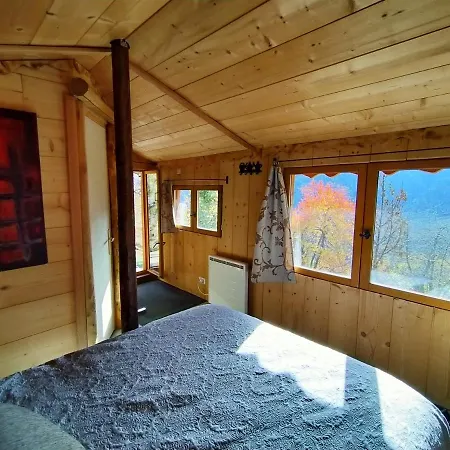 Les Toits Rouges Et Sa Table D'hote Gourmande Saint-Étienne-de-Tinée