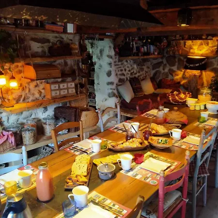 Bed & Breakfast Les Toits Rouges Et Sa Table D'hote Gourmande *