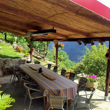 Les Toits Rouges Et Sa Table D'hote Gourmande Bed & Breakfast *