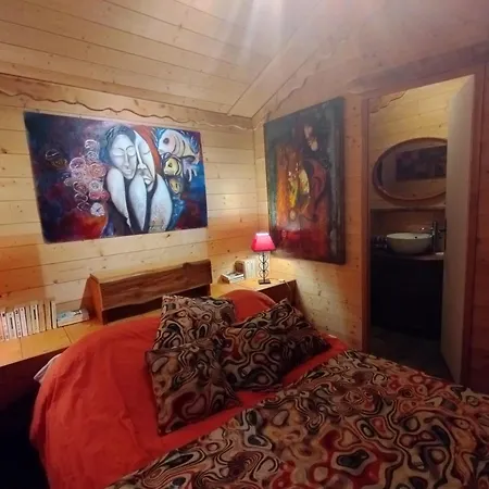 Bed & Breakfast Les Toits Rouges Et Sa Table D'hote Gourmande *
