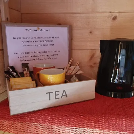 Les Toits Rouges Et Sa Table D'hote Gourmande